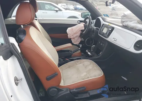 2015 Volkswagen Beetle 1.8T Classic из США, поврежденный, VIN 3VW517AT2FM810284